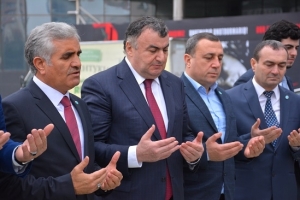 DATÜB Başkanı Ziyatdin Kassanov Bakü’deki