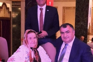 Milli Kahraman İskender Aznaurov'un 84 Yaşındaki Annesi DATÜB Girişimiyle Moskova'dan Yapılan Tahliye Uçağıyla İstanbul'a Getirildi