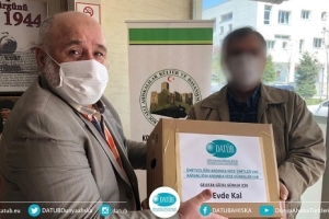 ​DATÜB'ün Gıda Yardımı Kolisi, Kocaeli'de Yaşayan Ahıska Türkü İhtiyaç Sahibi Ailelere Ulaştı
