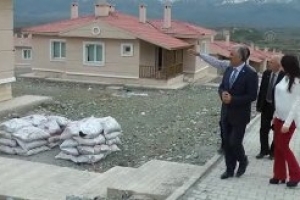 Erzincan'da Hazırlanan evlerin dıştan incelenmesi
