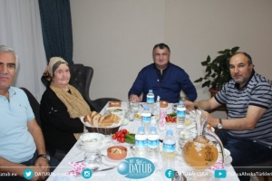 Kassanov’dan Ahıskalı Türklerin Milli Kahramanı İskender Aznaurov’un Annesine Ziyaret