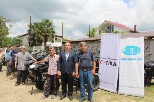 ​DATÜB Gürcistan Temsilciliği TİKA ile birlikte 2 aşama el traktörlerini ve fındık temizleme makinesi dağıtımı gerçekleştirdi