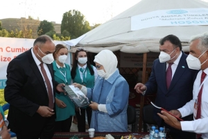 T.C. Cumhurbaşkanı Recep Tayyip Erdoğan'ın Kıymetli Eşi Emine Erdoğan DATÜB Oba Çadırı'nı Ziyaret Etti