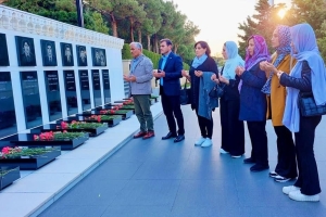 Milli Kahraman İskender Aznaurov 27 Eylül Karabağ Şehitlerini "Anım Günü"nde Bakü'deki Mezarı Başında Anıldı