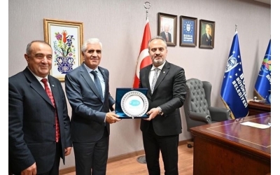DATÜB Heyeti, Bursa Büyükşehir Belediyesi Başkanı Alinur Aktaş’ı Makamında Ziyaret Etti