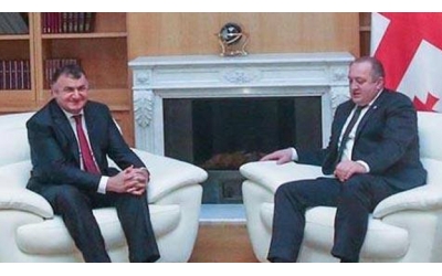 DATÜB Tiflis’te Cumhurbaşkanı Margvelaşvili ile Makamında Görüştü