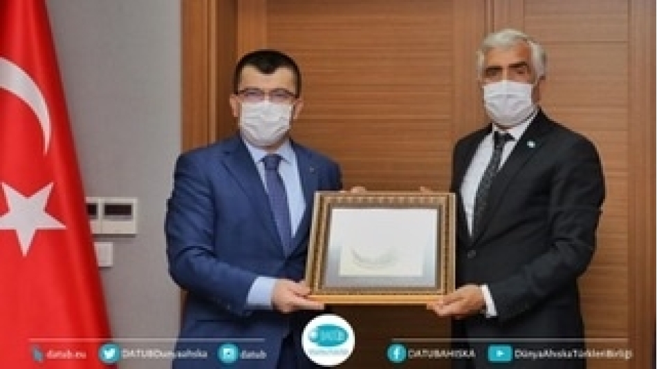 DATÜB Heyeti, Göç İdaresi Genel Müdürü Savaş Ünlü\'yü Makamında Ziyaret Etti