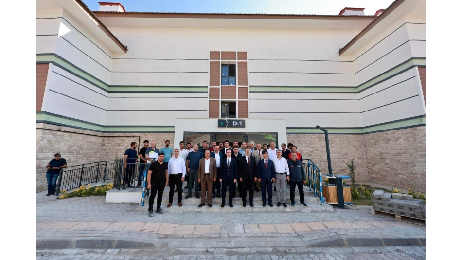 DATÜB Heyeti, Bitlis Valisi Ahmet Karakaya ile Ahlat’taki İskân Konutlarında İncelemelerde Bulundu
