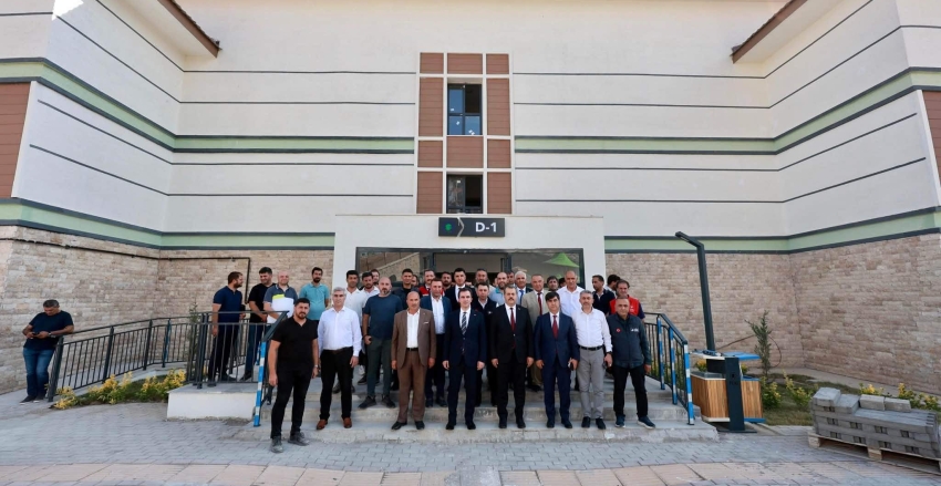 DATÜB Heyeti, Bitlis Valisi Ahmet Karakaya ile Ahlat’taki İskân Konutlarında İncelemelerde Bulundu